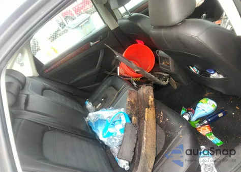 2012 Volkswagen Passat 2.0L Tdi Sel Premium z USA, uszkodzony, nr VIN 1VWCN7A39CC109458